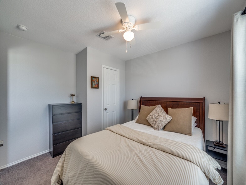 More Photos Of 6934 Crestway Rd, San Antonio Apartments For Sale