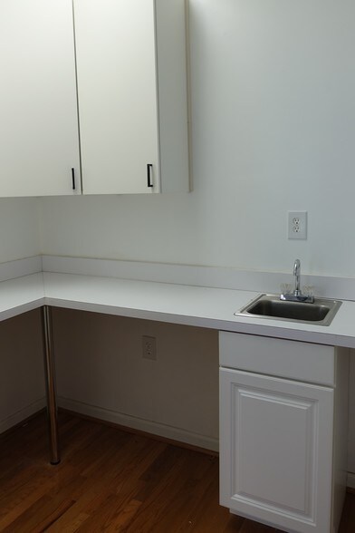 More Photos Of 9239-9249 Old Keene Mill Rd, Burke Medical For Sale