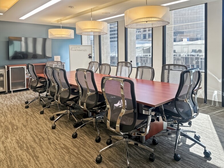 More Photos Of 50 California St, San Francisco Coworking Space