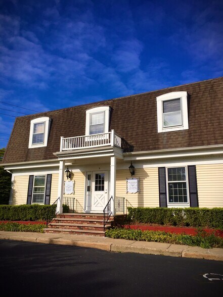 Primary Photo Of 9 Leonardville Rd, Middletown Medical For Lease