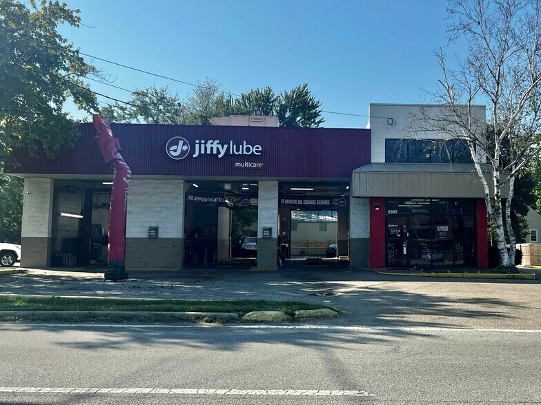 Primary Photo Of 8395 Beechmont Ave, Cincinnati Auto Repair For Sale