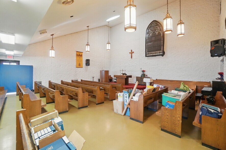 More Photos Of 1708 Baymiller St, Cincinnati Religious Facility For Sale