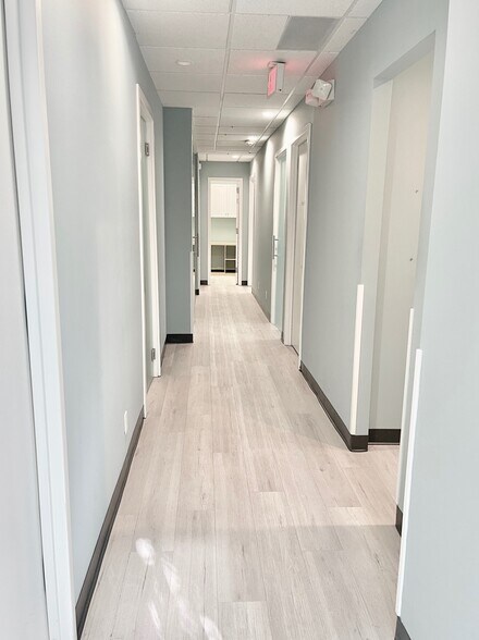 More Photos Of 67 Holly Hill Ln, Greenwich Office For Sale
