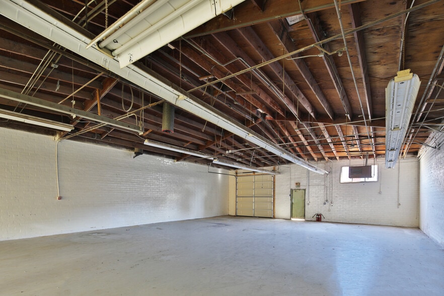 More Photos Of 112 Penn St, El Segundo Warehouse For Sale
