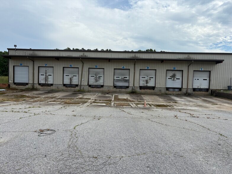 More Photos Of 12 Nesbitt Dr, Inman Manufacturing For Lease