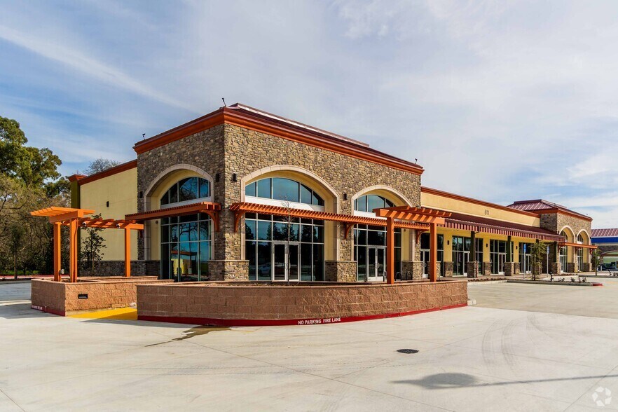 More Photos Of 6144 Leisure Town Rd, Vacaville Storefront For Lease