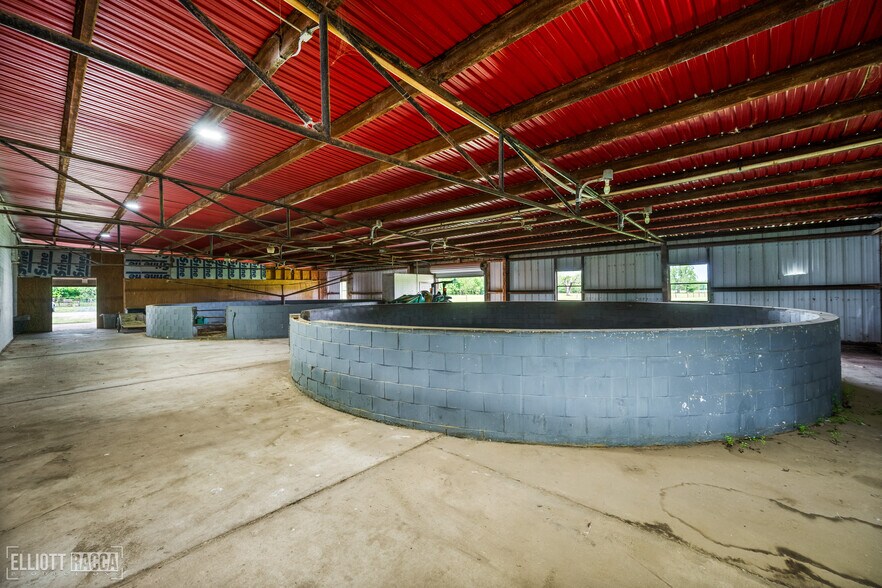 More Photos Of 1785 Old River Rd, Natchitoches Light Manufacturing For Sale