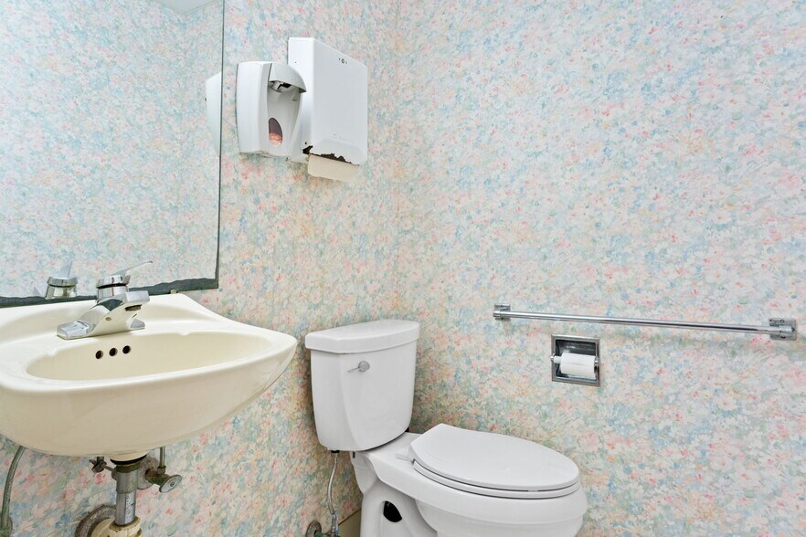 More Photos Of 2685 Swamp Cabbage Ct, Fort Myers Medical For Sale
