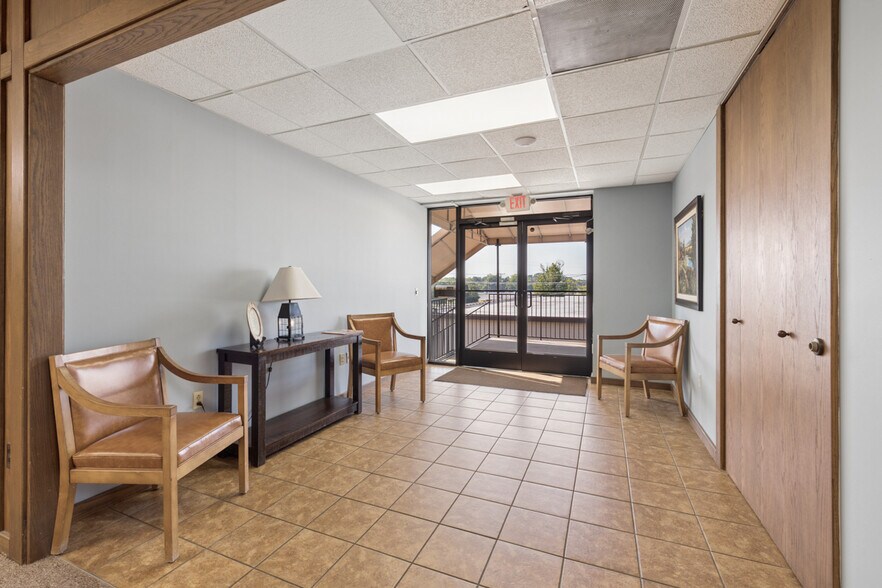 More Photos Of 216 Hartmann Dr, Lebanon Distribution For Lease