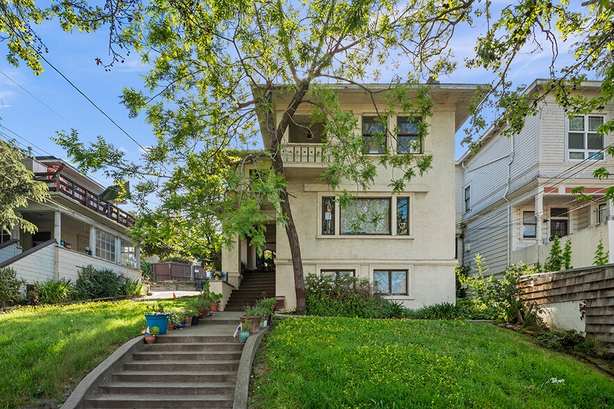 More Photos Of 326 Athol Ave, Oakland Multifamily For Sale