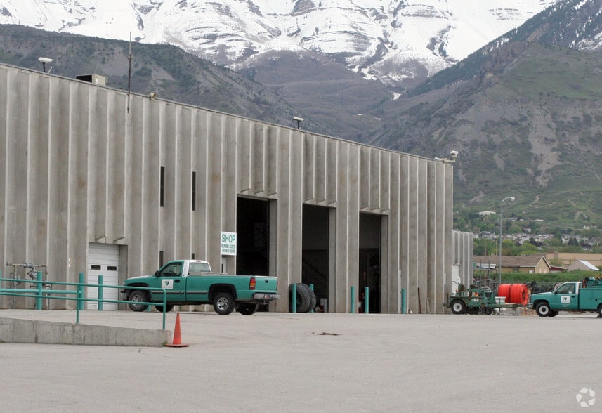 More Photos Of 786 N Geneva Rd, Lindon Unknown For Lease