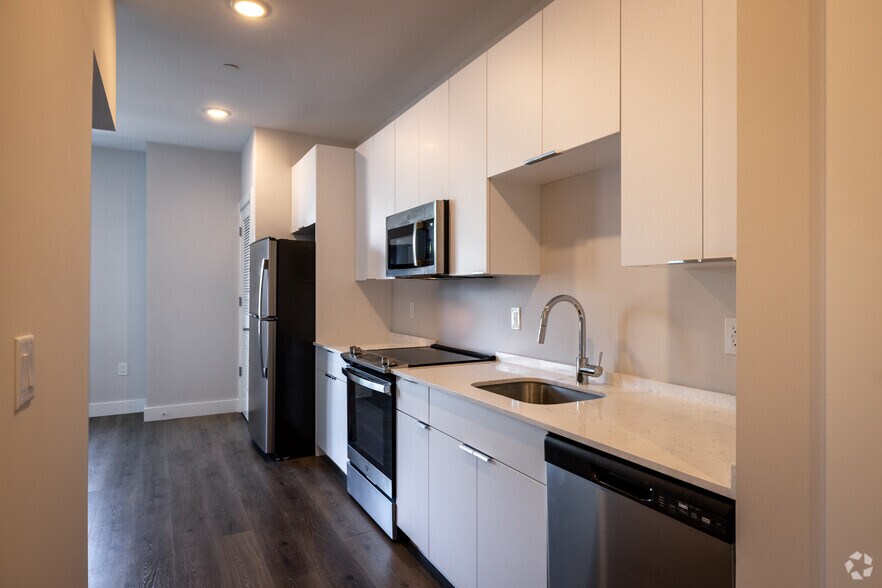 More Photos Of 81 Monroe St, Rahway Apartments For Lease