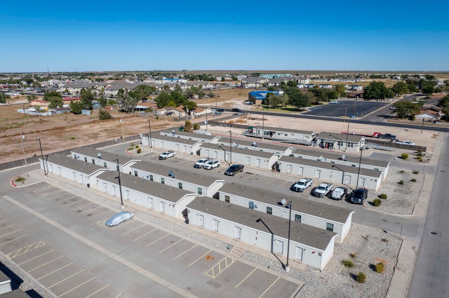 More Photos Of 100 W Taos St, Hobbs Hotel For Sale