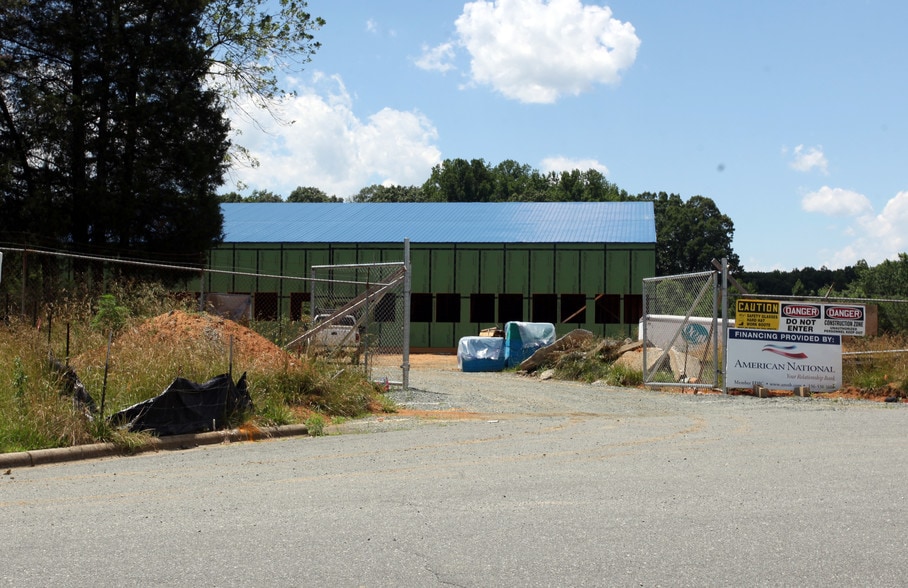 More Photos Of 2003 Willow Spring Ln, Burlington Warehouse For Sale