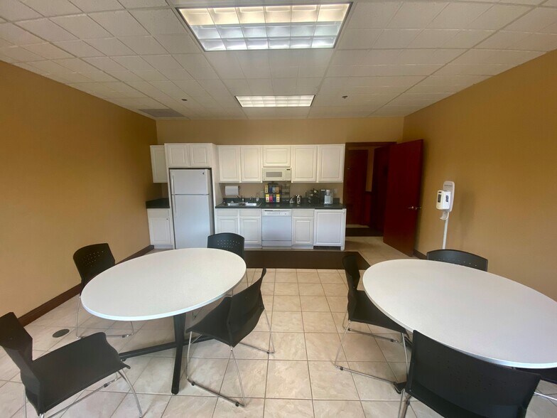 More Photos Of 2888 Nationwide Pky, Brunswick Light Manufacturing For Lease