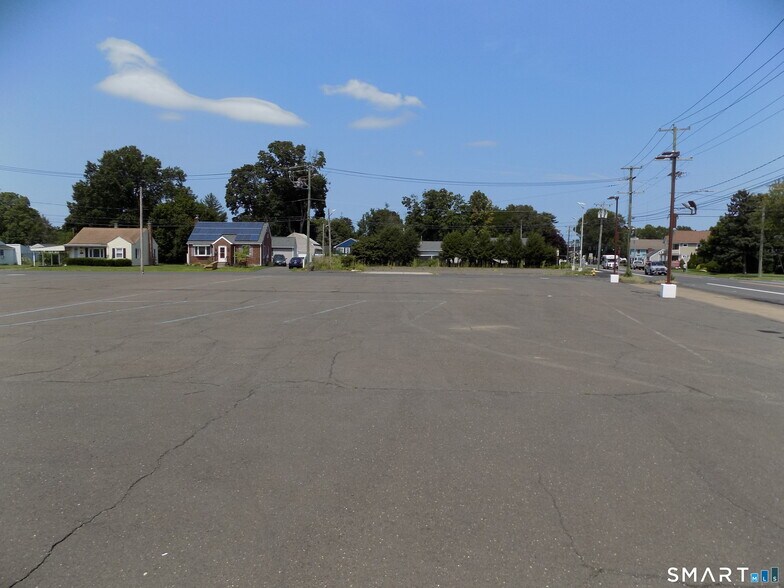 More Photos Of 151 East St, Plainville Auto Dealership For Lease