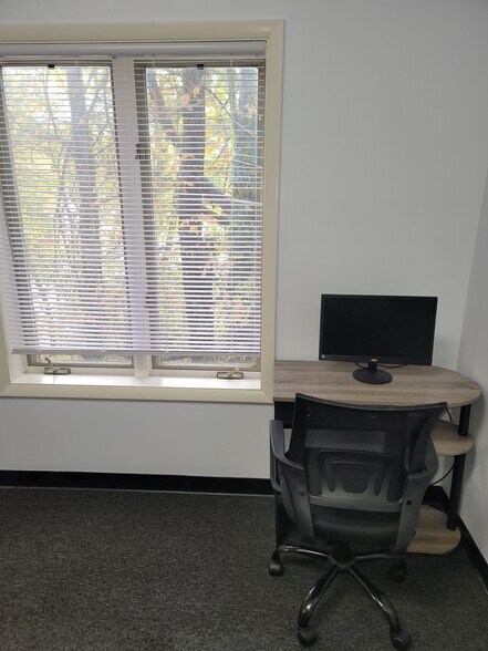 More Photos Of 1522 Pointer Ridge Pl, Bowie Coworking Space