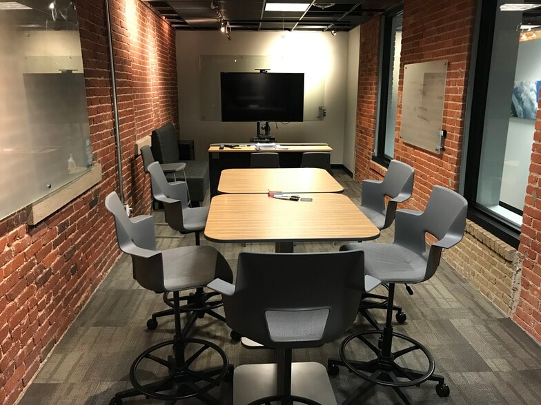 More Photos Of 7 S Laurens St, Greenville Office For Sale