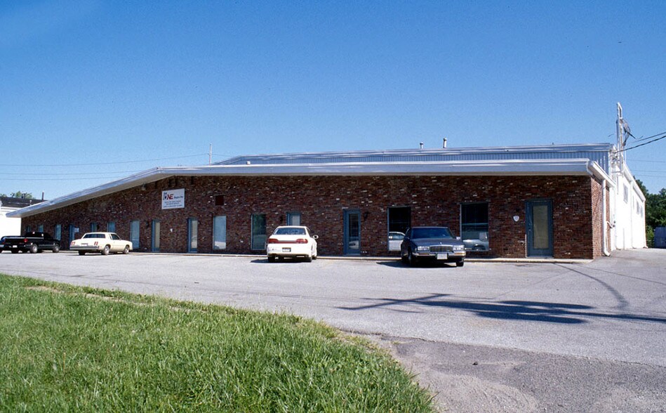 More Photos Of 4180 N Elmhurst Dr, Indianapolis Warehouse For Lease