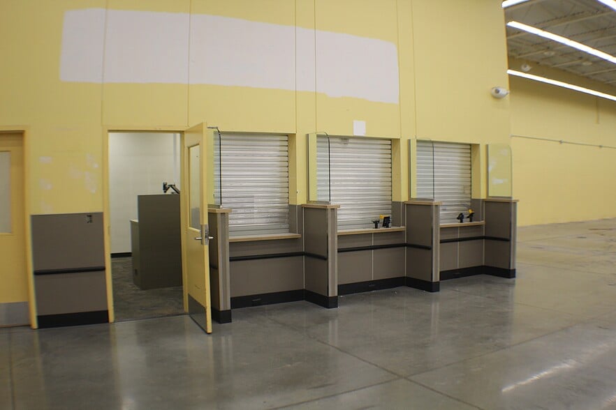 More Photos Of 869 W Florida Ave, Hemet Unknown For Lease