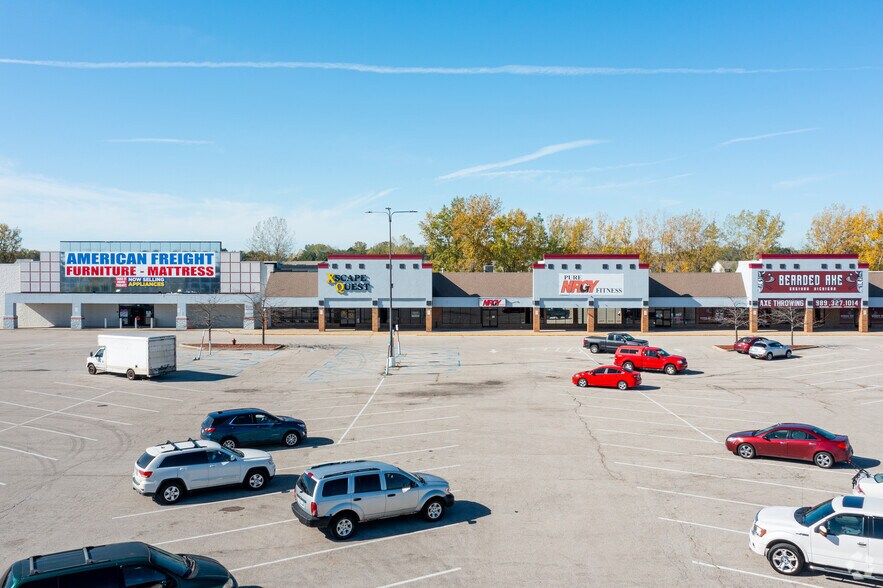 More Photos Of 4345-4781 Bay Rd, Saginaw Freestanding For Lease