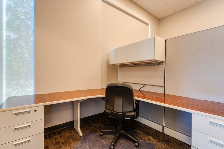 More Photos Of 830 Roosevelt Ave, Irvine Office For Sale