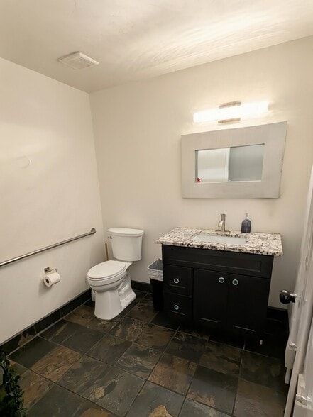 More Photos Of 6103-6105 E Grant Rd, Tucson Office For Sale