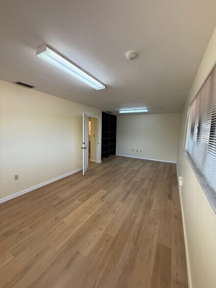 More Photos Of 5550 26th St, Bradenton Medical For Sale