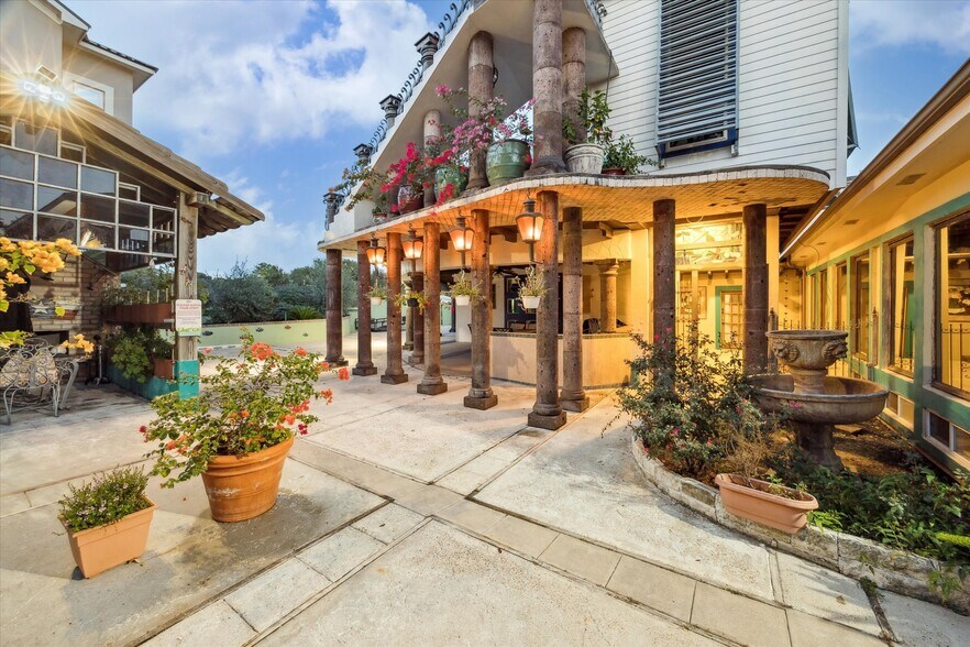 More Photos Of 614 Pine Gully Rd, Seabrook Apartments For Sale