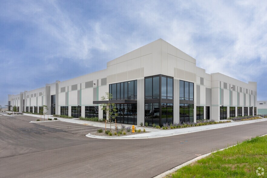 More Photos Of 15020 Compark Blvd, Parker Industrial For Sale