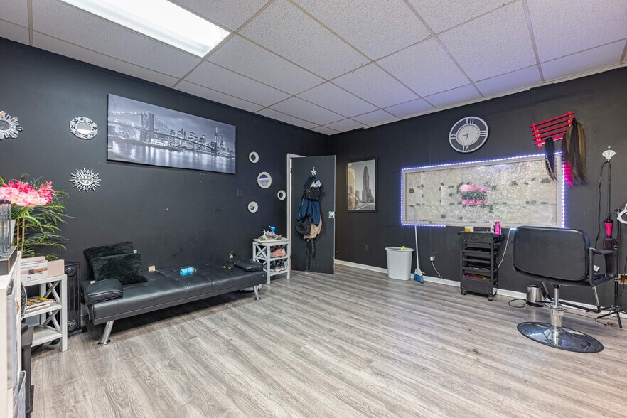 More Photos Of 8620 Winton Rd, Cincinnati Medical For Sale