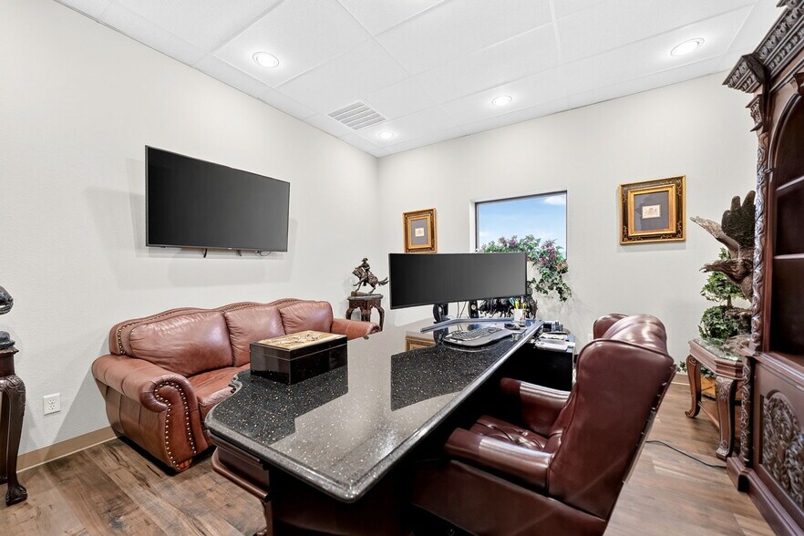 More Photos Of 4612 County Road 2200, Greenville Showroom For Sale