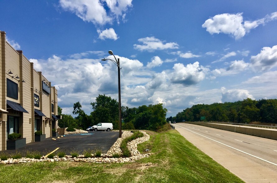 More Photos Of 7851-7867 Steubenville Pike, Oakdale Flex For Lease