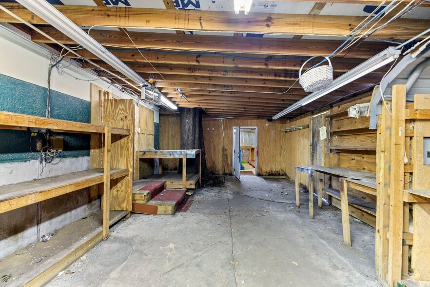 More Photos Of 5034 N Nebraska Ave, Tampa Freestanding For Sale
