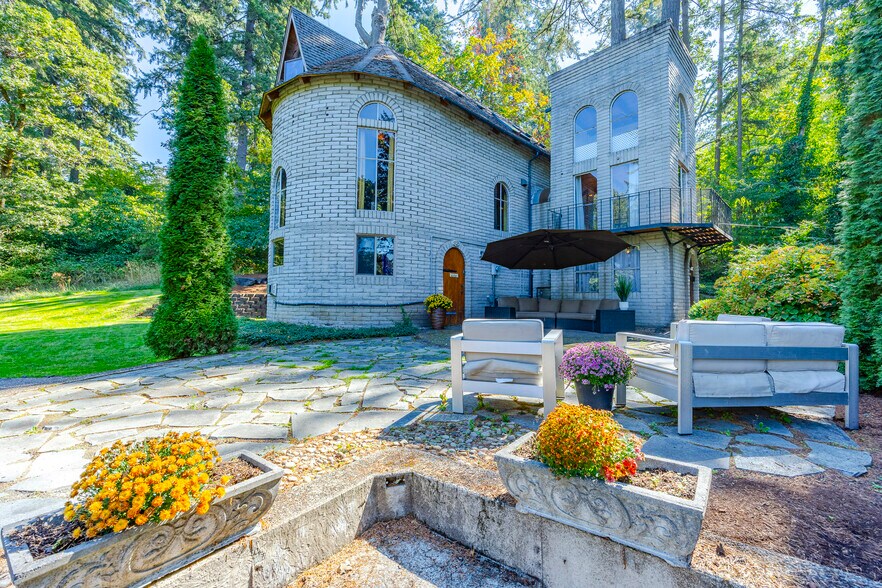 More Photos Of 1820 E 28th Ave, Eugene Multifamily For Sale