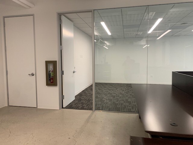 More Photos Of 700 S Flower St, Los Angeles Office For Lease