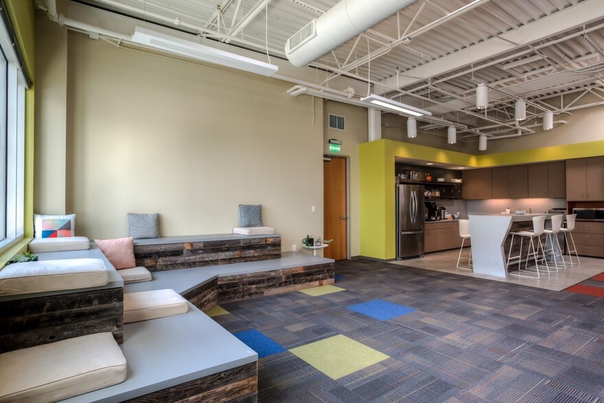 More Photos Of 1705 Guadalupe St, Austin Office For Lease