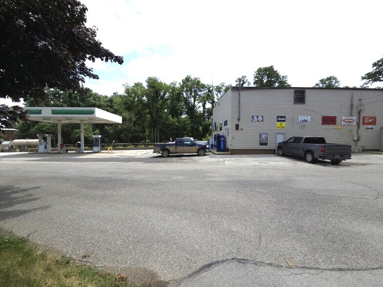 More Photos Of 10543 Old Lake Rd, Lake City Service Station For Sale