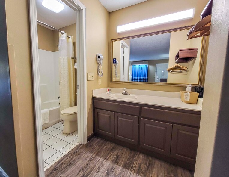 More Photos Of 2350 Chestnut St, Orangeburg Hotel For Sale