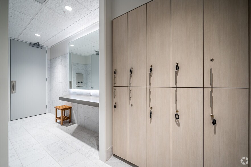 More Photos Of 14701 St. Marys Ln, Houston Unknown For Lease