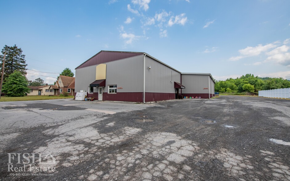 Primary Photo Of 275 Main St, Beech Creek Service Station For Lease