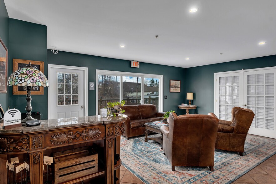 More Photos Of 12 McGillis Ave, Lake George Hotel For Sale