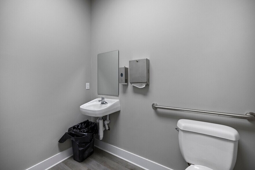 More Photos Of 44530 Hood Rd, Hammond Industrial For Sale