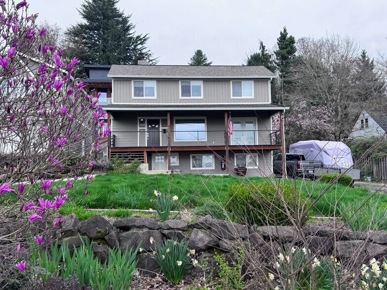 More Photos Of 1505 NW 10th Ave, Camas Multifamily For Sale