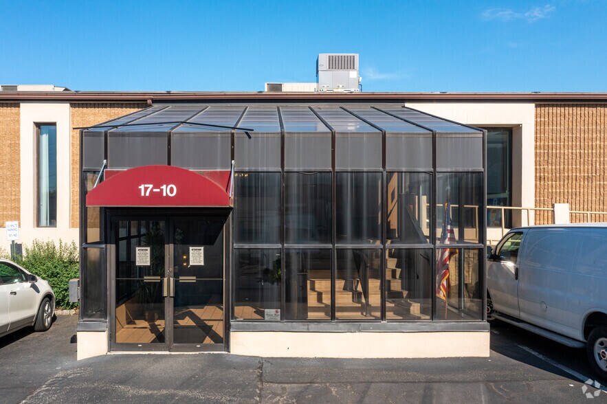 More Photos Of 17-10 River Rd, Fair Lawn Office For Sale