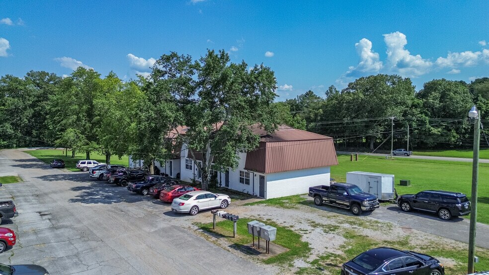 More Photos Of 2000 Old Tullahoma Rd, Winchester Apartments For Sale