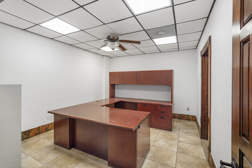 More Photos Of 537 10th St W, Bradenton Medical For Lease