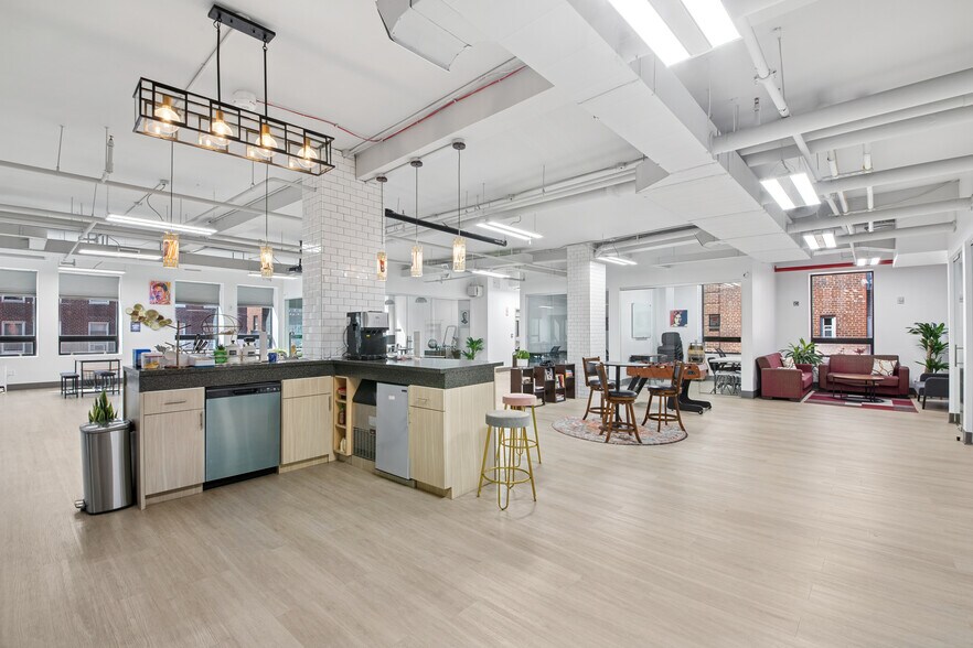 More Photos Of 74-09 37th Ave, Jackson Heights Loft Creative Space For Lease