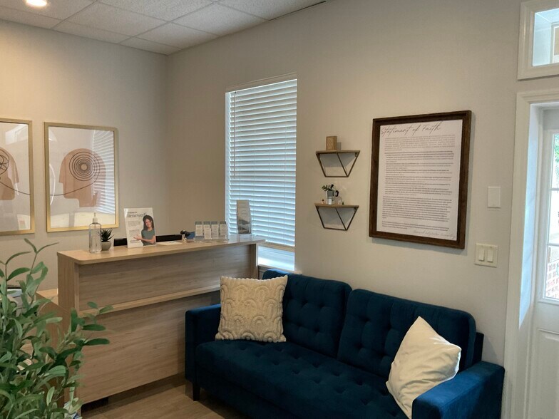 More Photos Of 29160 Chapel Park Dr, Wesley Chapel Office For Lease