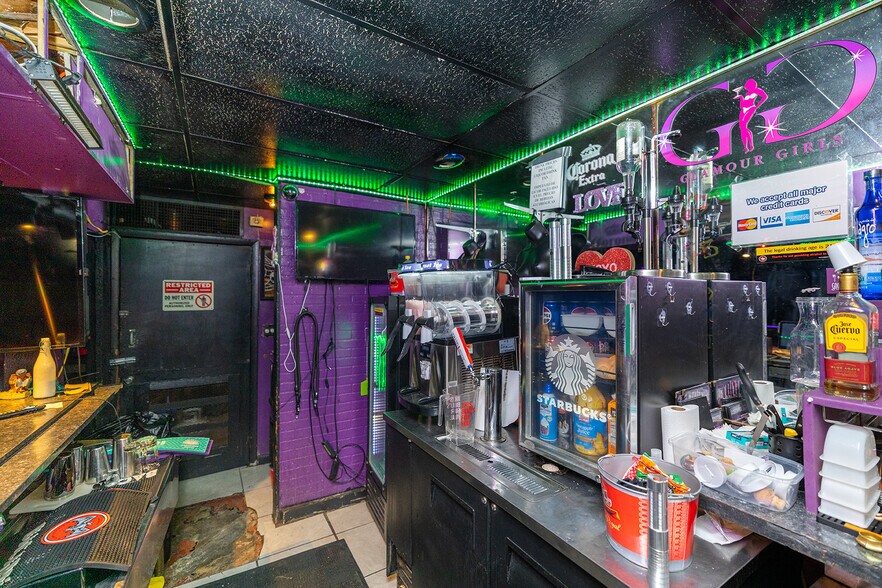 More Photos Of 212 W Harry St, Wichita Bar For Sale